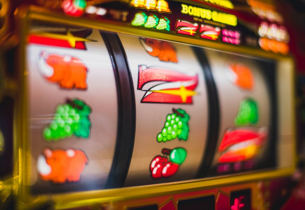 5 Reasons Why Why You Should Play Online Slots